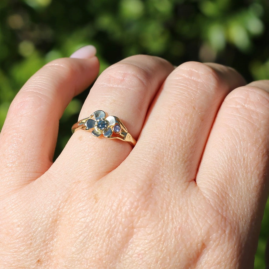 Unique Parti Sapphire and Diamond Flower Ring, 18ct Yellow Gold, size N or just over 6.5