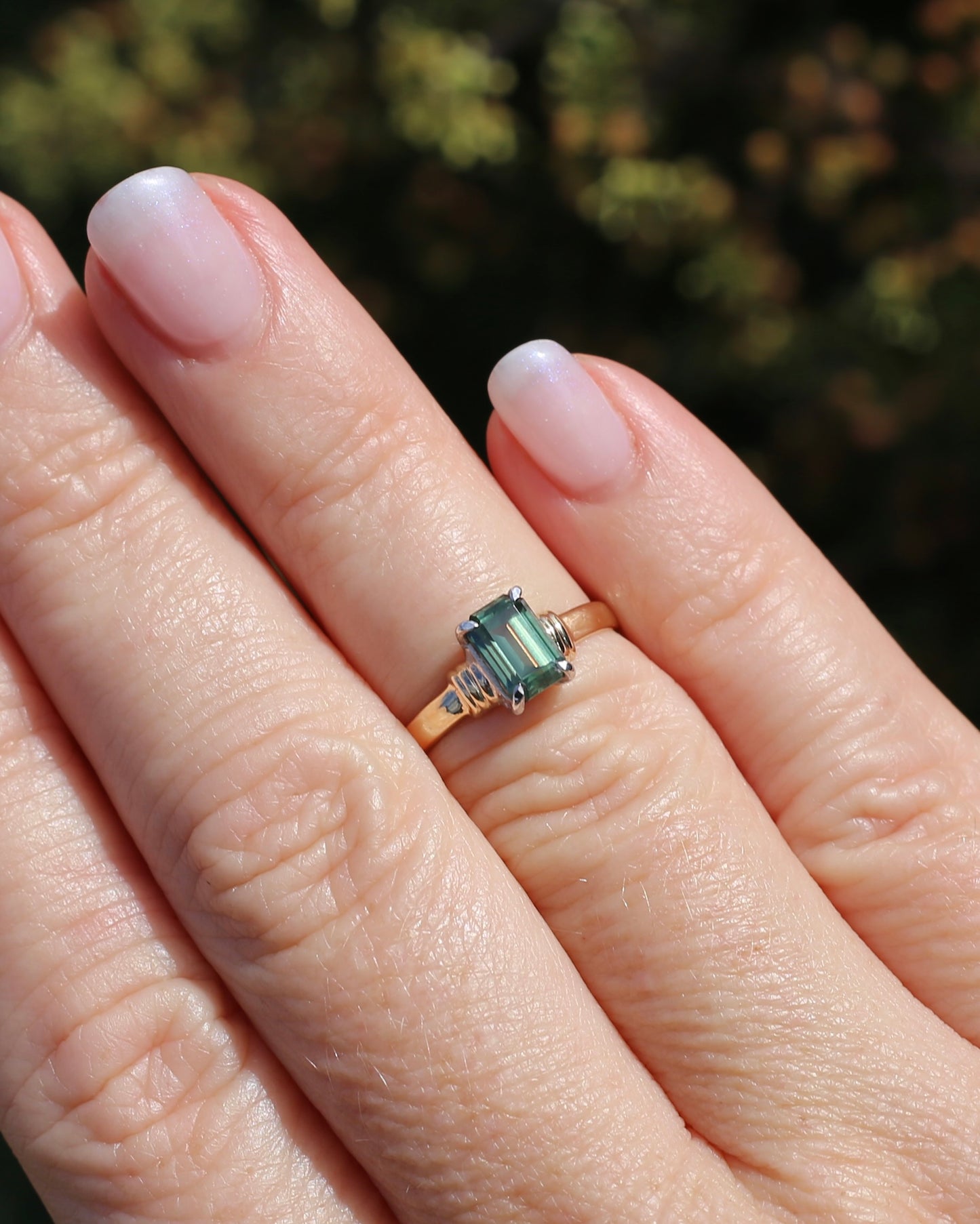 1.3ct Natural Green Emerald Cut Sapphire, 9ct White and Yellow Gold, size K1/2 or 5.5, 2.0g