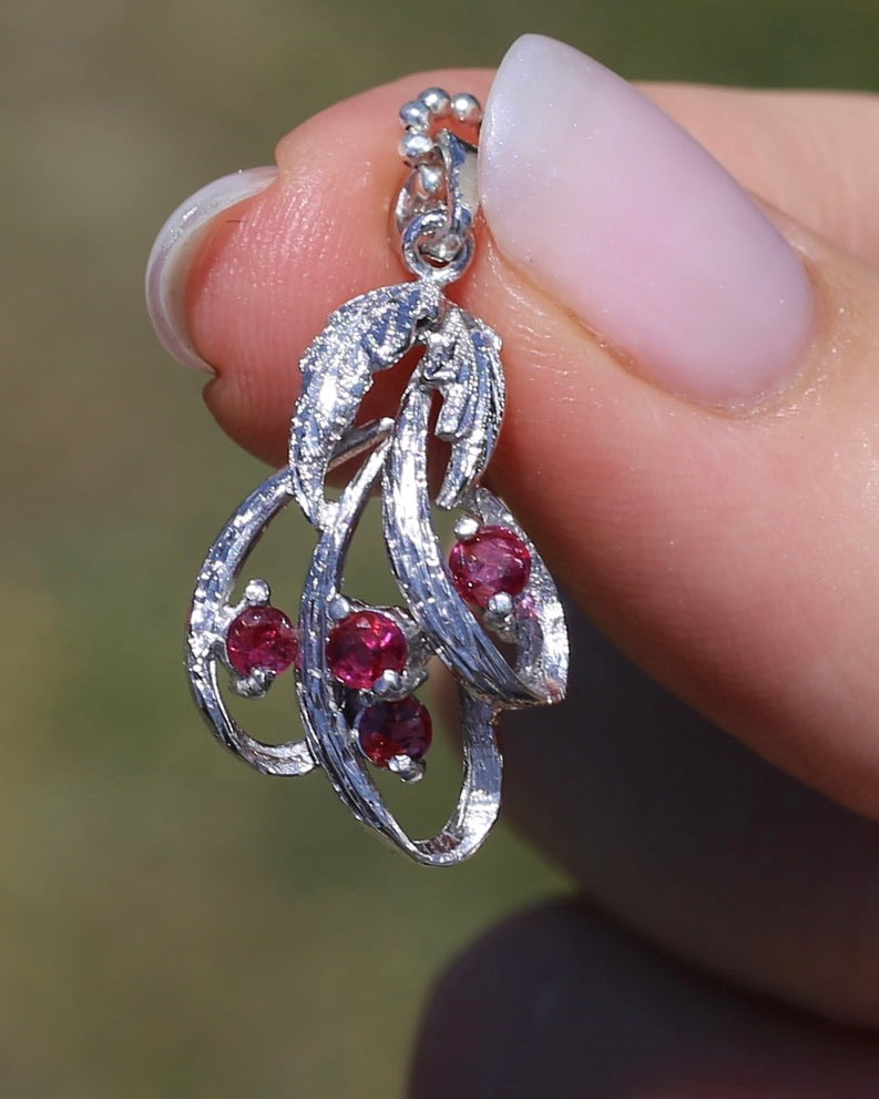 Sterling Silver Pink Sapphire/ Ruby Leaf Pendant, Sterling Silver, 2.66g