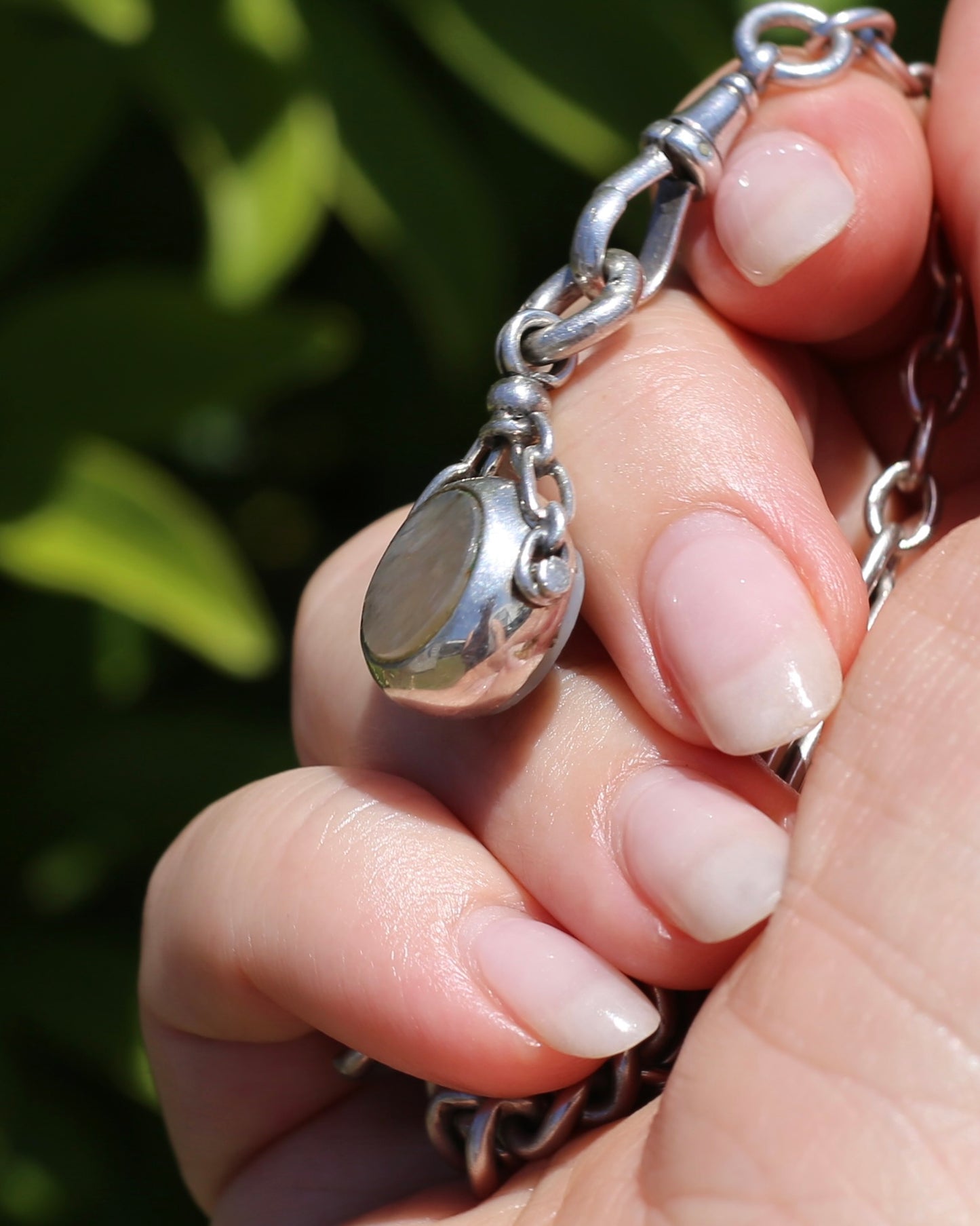 Vintique Spinner Fob with Chain Detail and Agate Faces, 5.4g