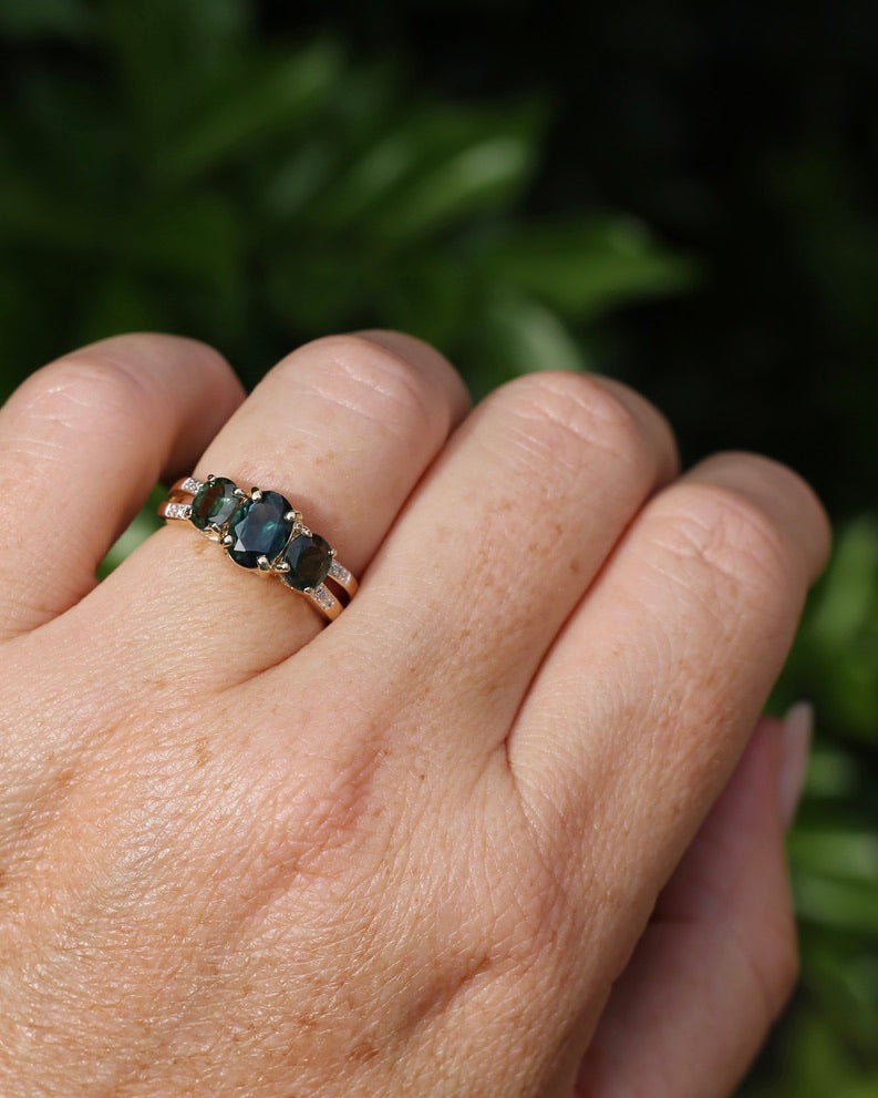 2.49ct Australian Green and Parti Sapphire Trilogy with diamond side stones, 10ct Yellow Gold, size 7 or just over N1/2, 3.38g