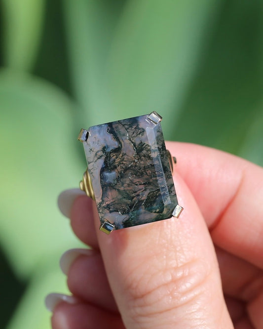 1963 London Made 14.5ct Moss Agate Cocktail Ring, 9ct Yellow Gold, size M or 6.25, 6.75g