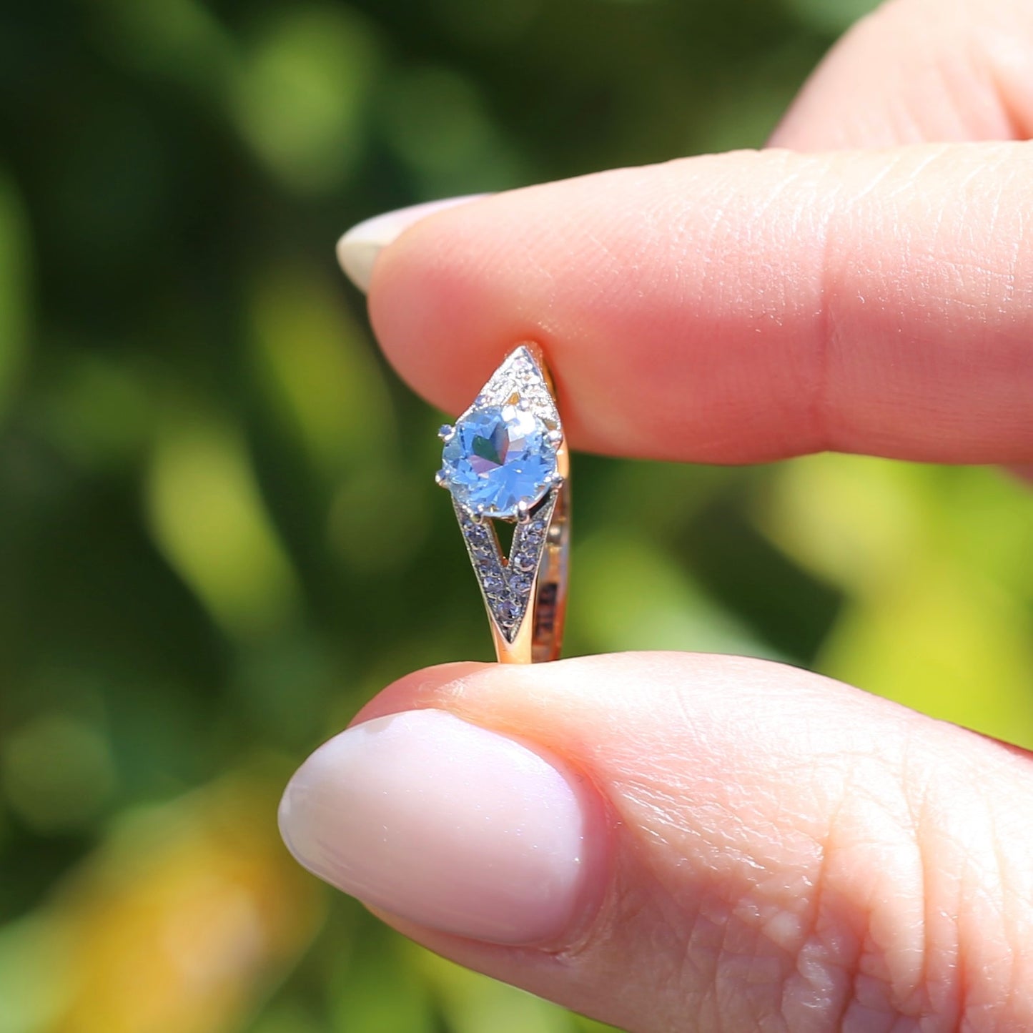 Pristine Early Australian 1930s Dunklings Blue Zircon & Diamond RIng, size L or just over 5.5