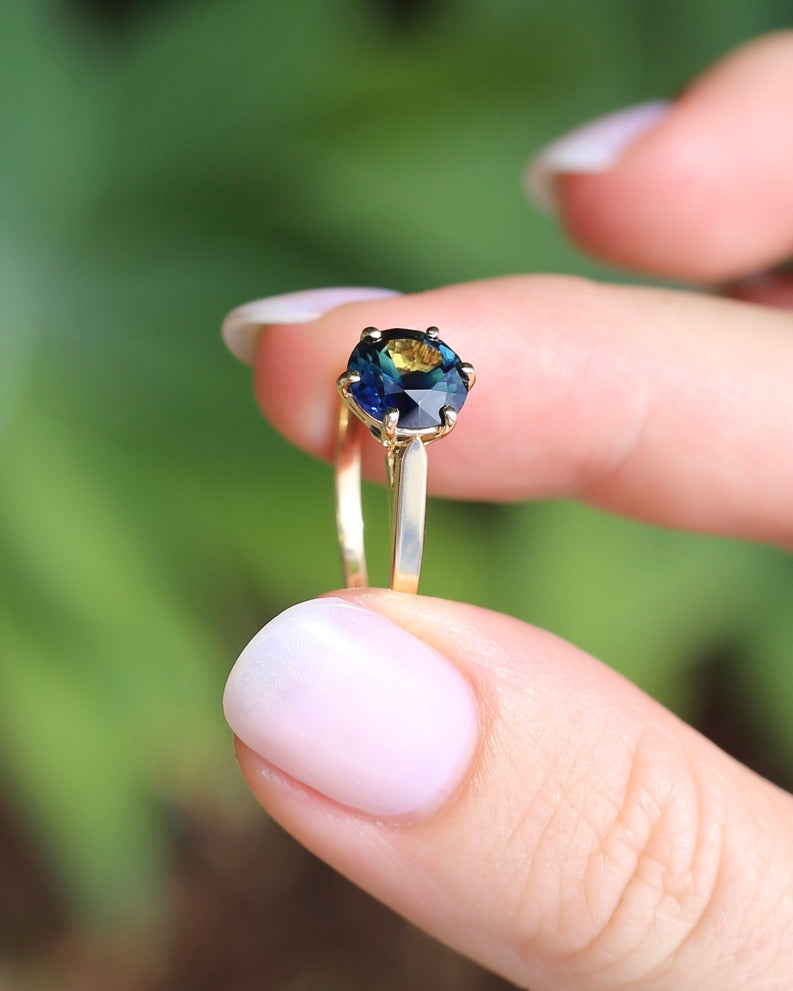 Vintage 2.44ct Blue Parti Ring, 14ct Yellow Gold, size O or 7.25, 2.49g with valuation
