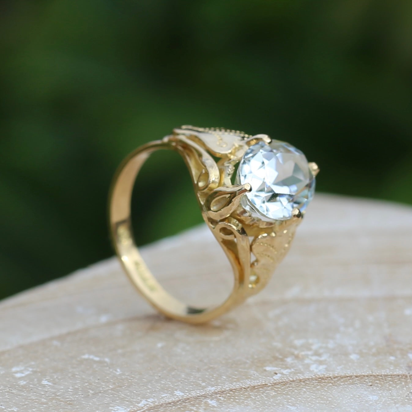 3.26ct Oval Natural Aquamarine in Hand Crafted 18ct Yellow Gold Ring, size P or 7.5, with Valuation