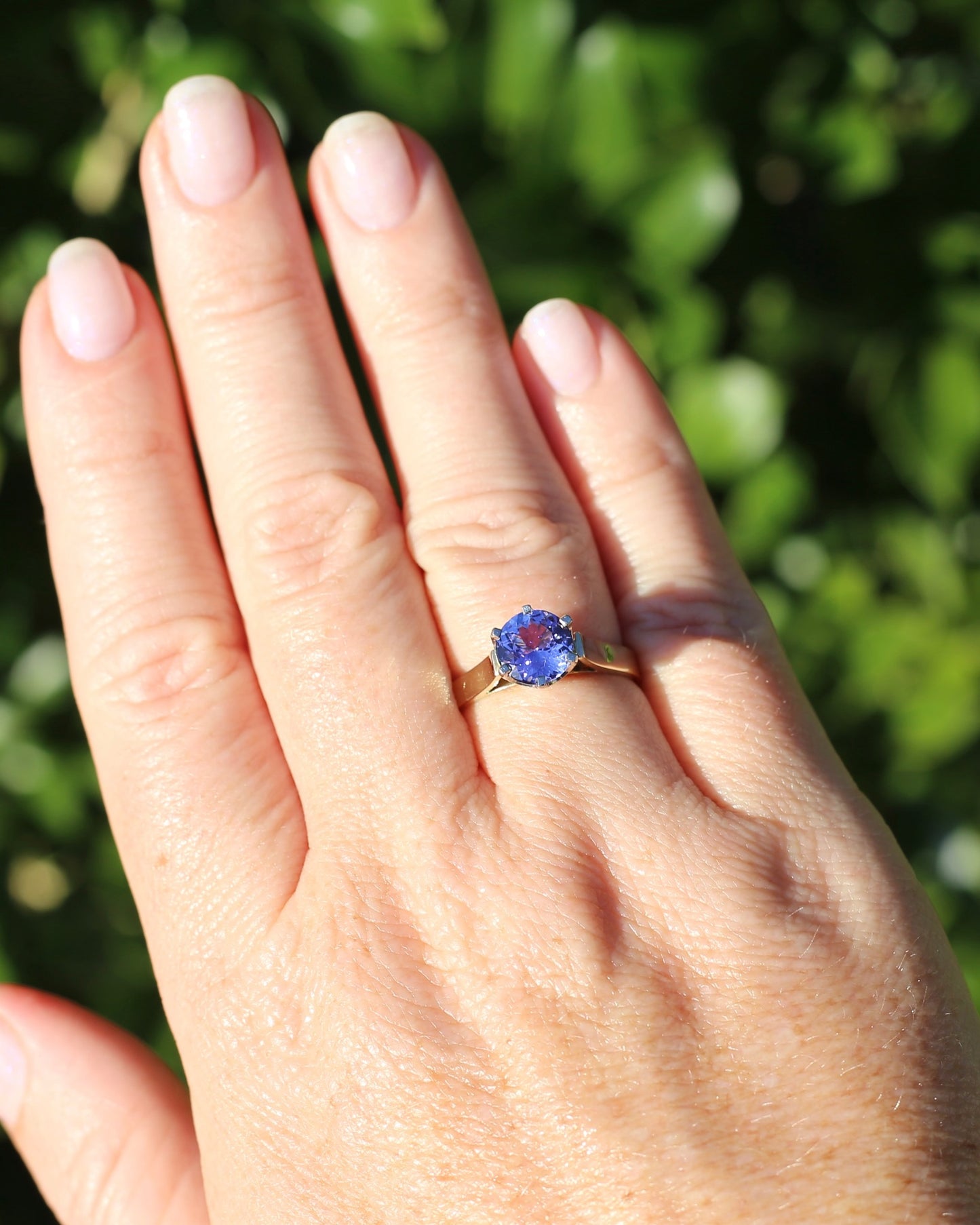 1.65ct Tanzanite in Vintage Mixed Metal 9ct White & Yellow Gold Ring, size Q1/2 or 8.25