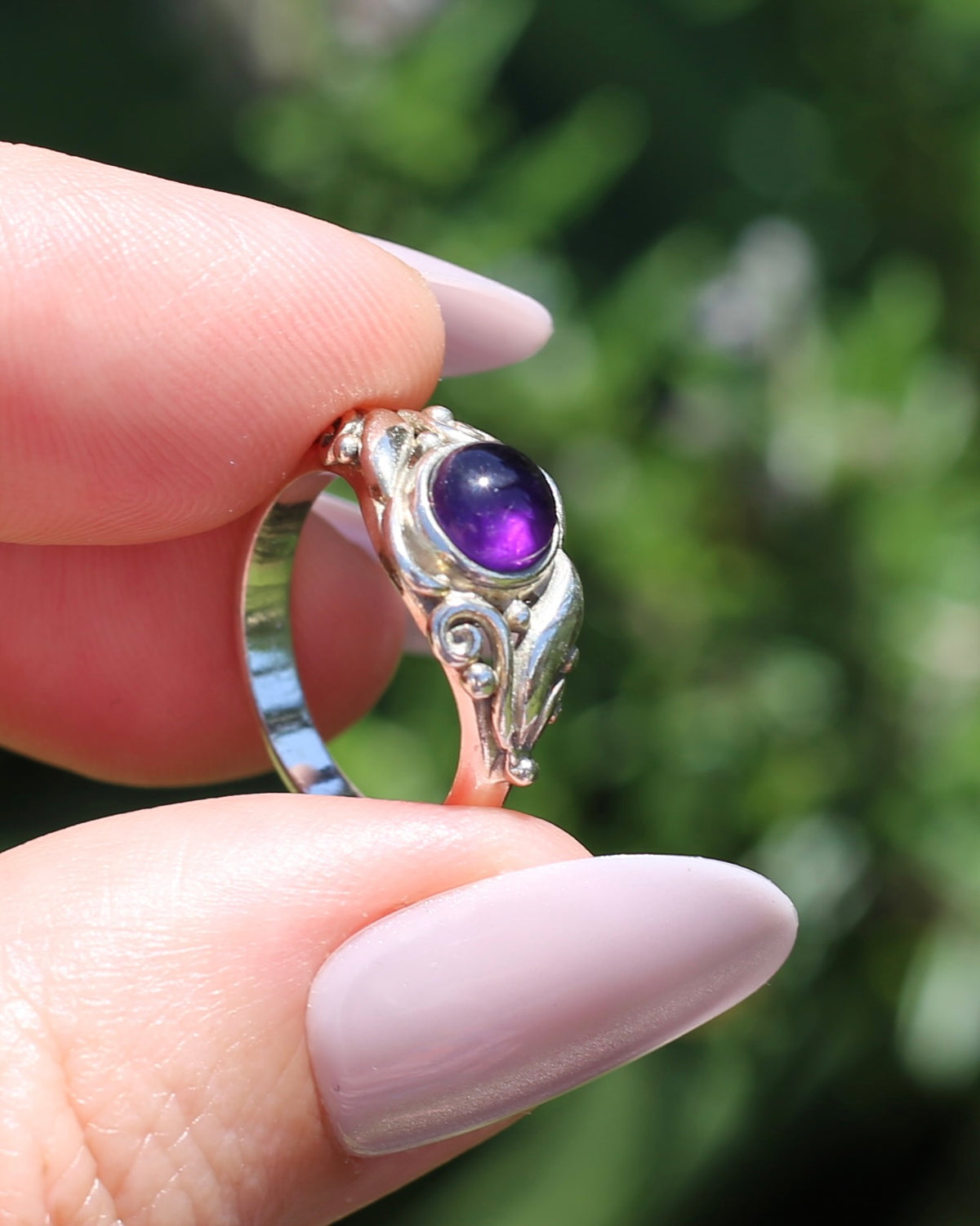 Amethyst Cabochon in Bezel Setting and Leaf & Swirl Surrounds, Sterling Silver, size J1/2 or 5, 3.38g