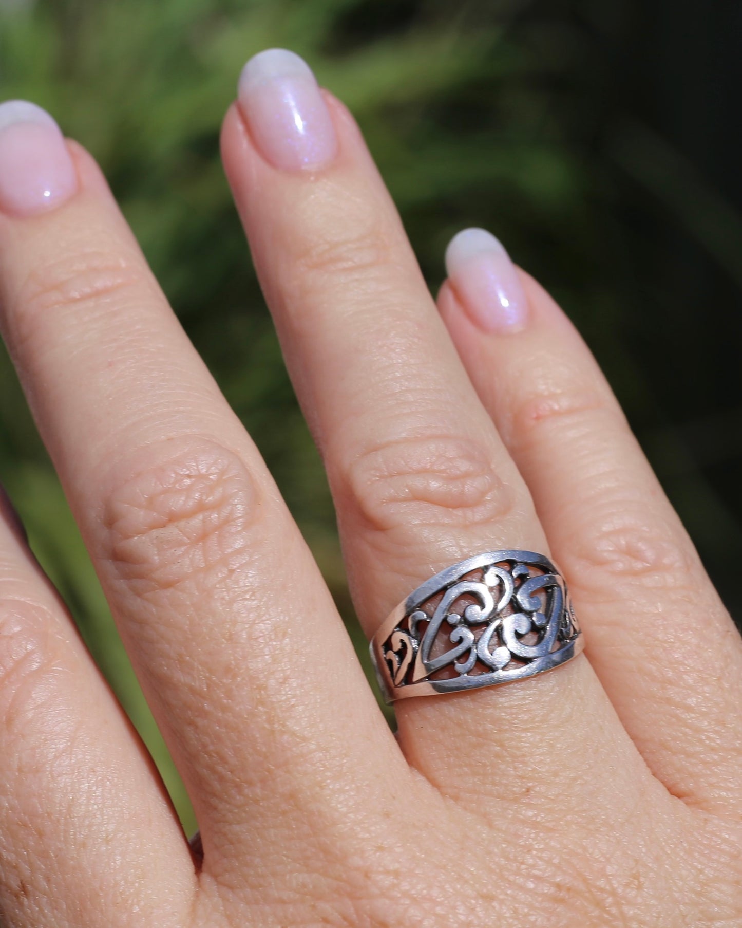 Hand Carved Flat Swirl J Ring, Sterling Silver, size R or 8.5 - fits more like a Q1/2 due to width, 3.78g