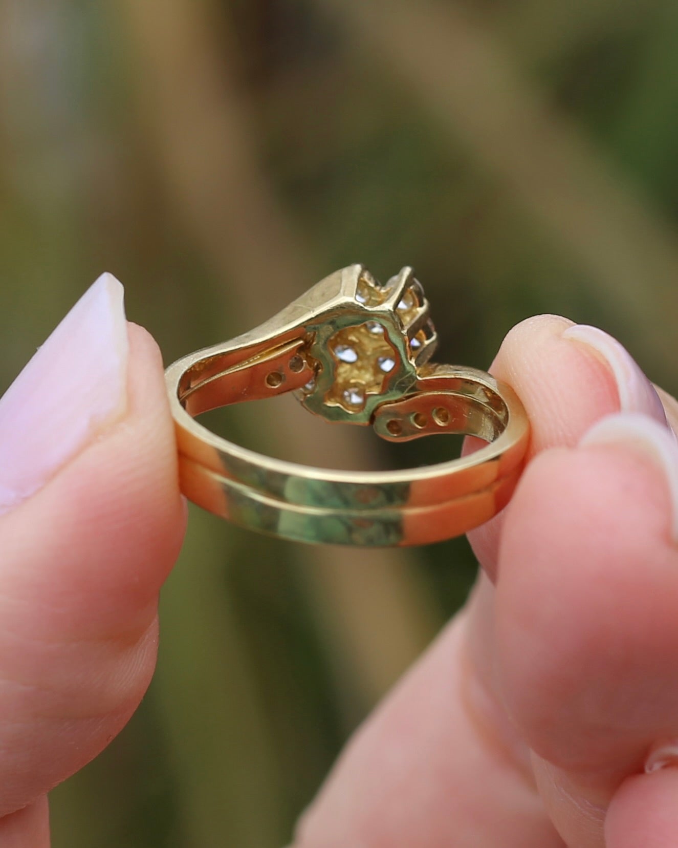 Circa 1970s Transitonal Brilliant Cut Diamond Ring, 18ct Yellow Gold Cluster Ring, size S or 9, 6.4g, with valuation