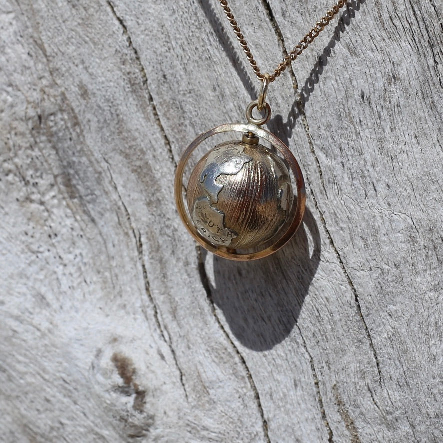 14k gold globe deals pendant