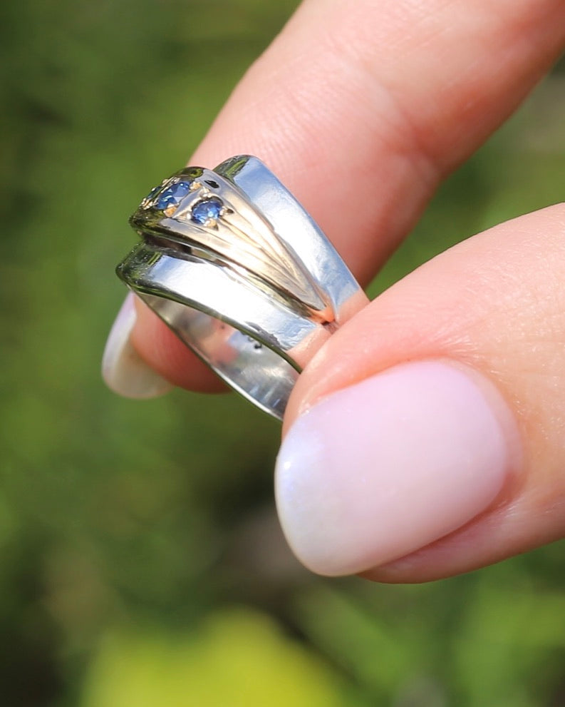 Mixed Metal Wide Band Featuring 3 Rubyvale Sapphires Mined in 1992, Sterling Silver and 14ct Yellow Gold, size O or just over 7 (fits more like an M1/2 or N), 6.81g