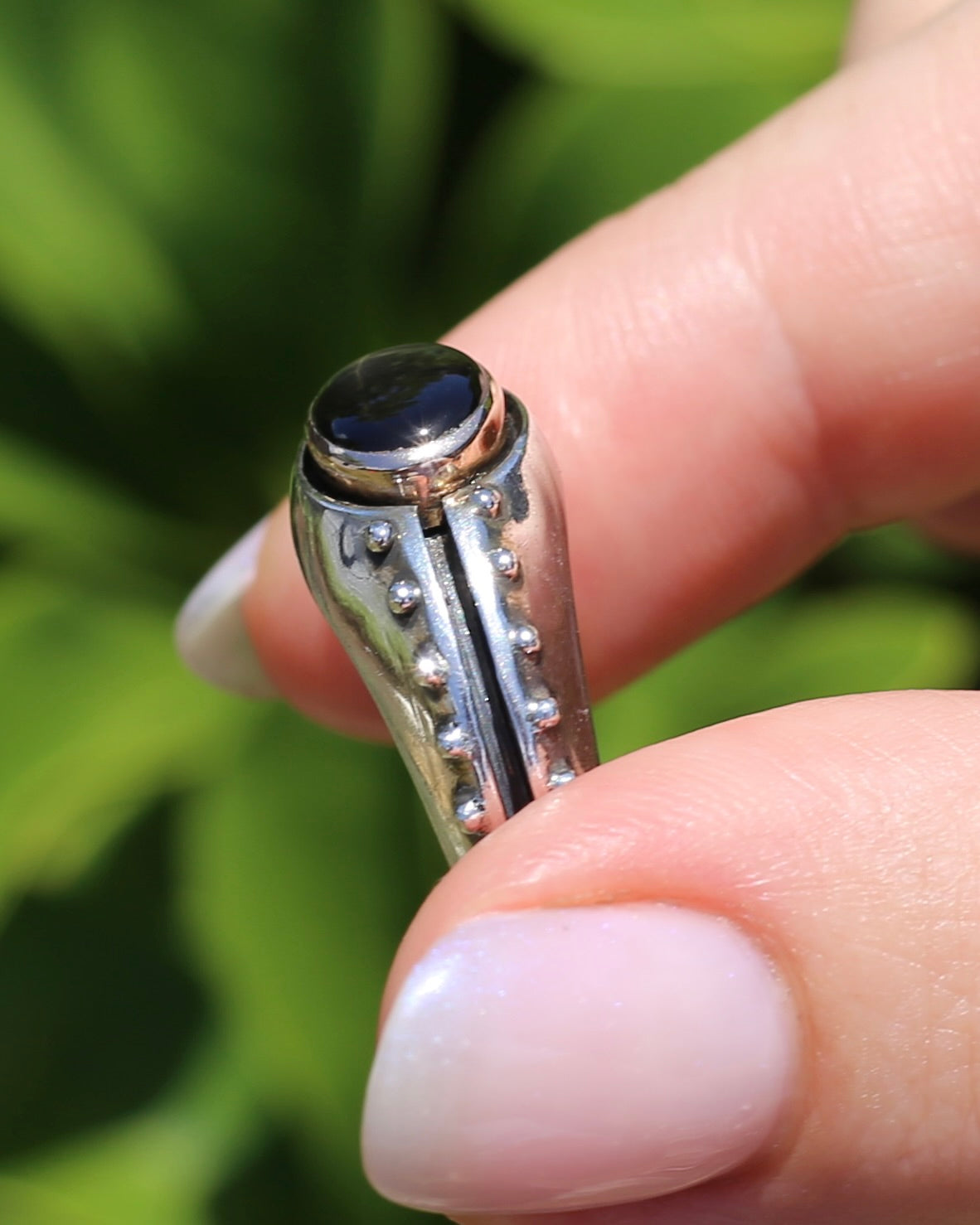 Amazing Chunky Silver and Gold Mized Metal Natural Star Sapphire Ring, size Q or 8 (fits more like a P1/2), 16.13g