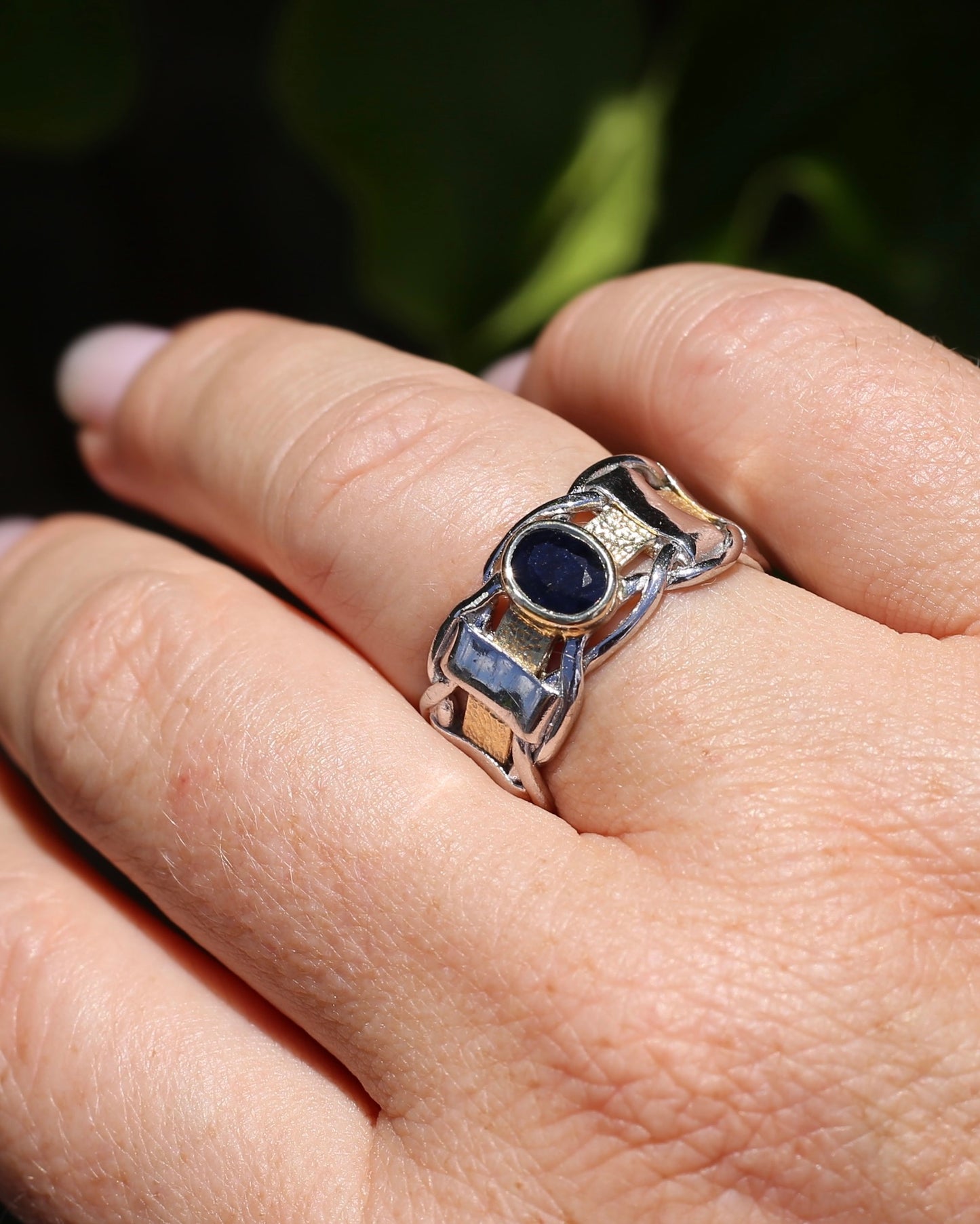 Mixed Metal Bezel Set Natural Sapphire Chunky Textured Ring in 9ct Yellow Gold and Sterling Silver, size R ot 8.5 (fits like P1/2 or 8), 8.77g