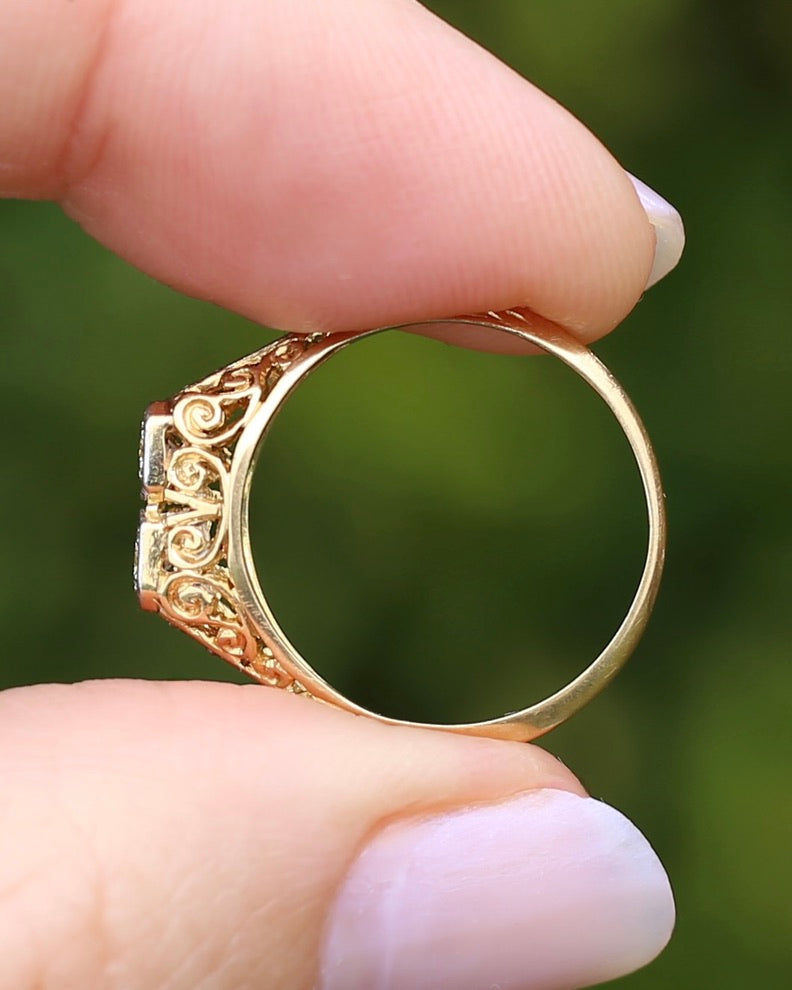 Circa 1910 Antique Toi Et Moi Transitional Cut Diamond Ring, 18ct Yellow Gold and Platinum, size N or just over 6.5, 2.42g, with valuation