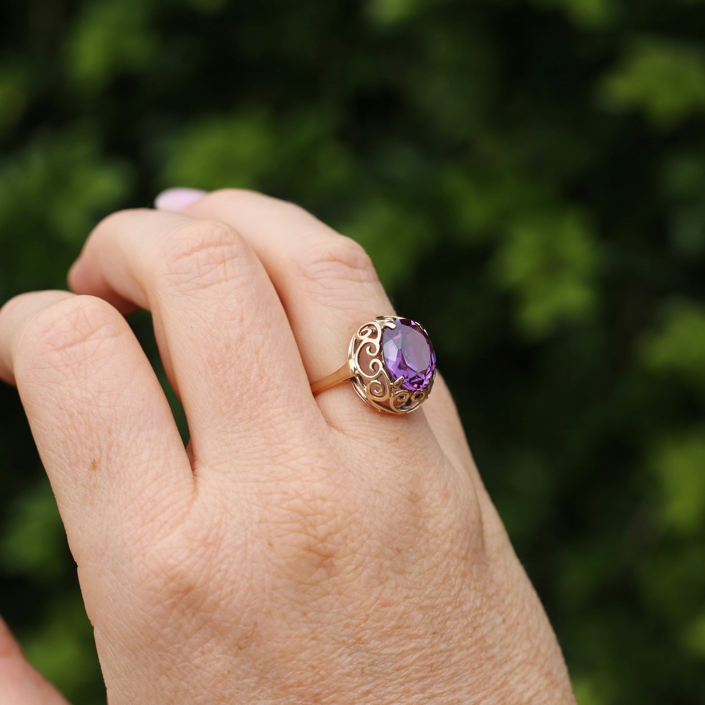 Synthetic Colour Change Purple Sapphire in Filigree Gold Ring, 10ct yellow gold,  size M1/2 or just under 6.5