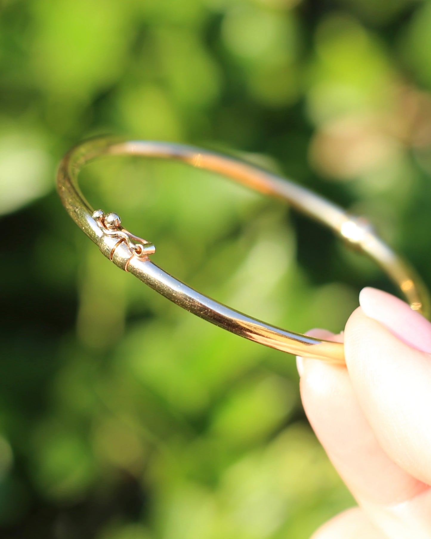 Silver Filled 1/10 Gold Hinged Bangle, approx 17cm oval, 5.81g
