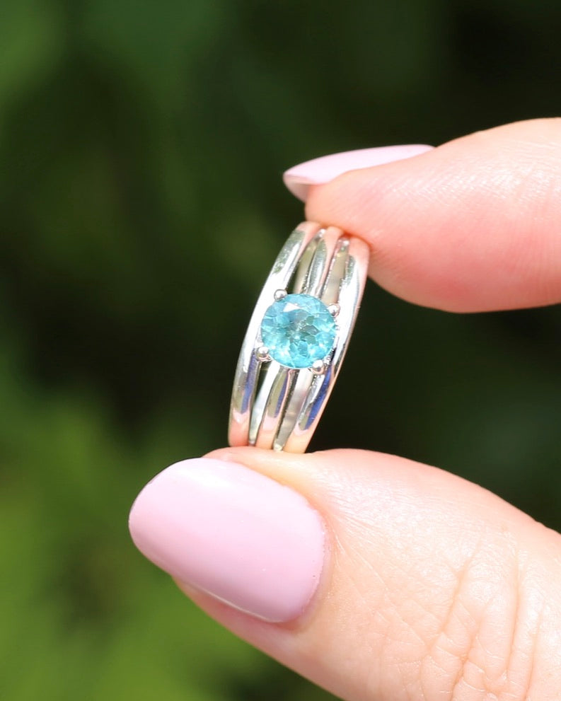 Natural Apatite Ring, Sterling Silver, size N or 6.75 (fits more like L1/2 - M or 6 due to width), 4.65g