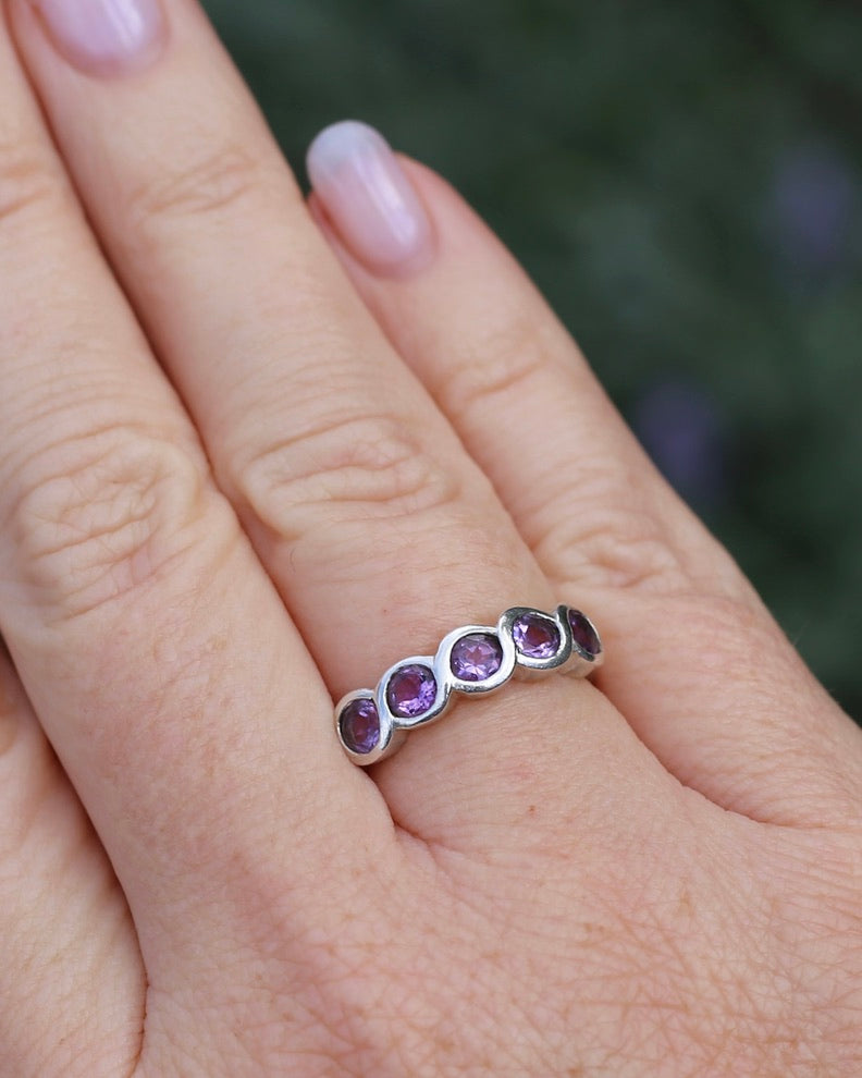 Five Stone Bezel Set Amethyst Silver Ring, Sterling Silver, size O or 7.25, 3.41g