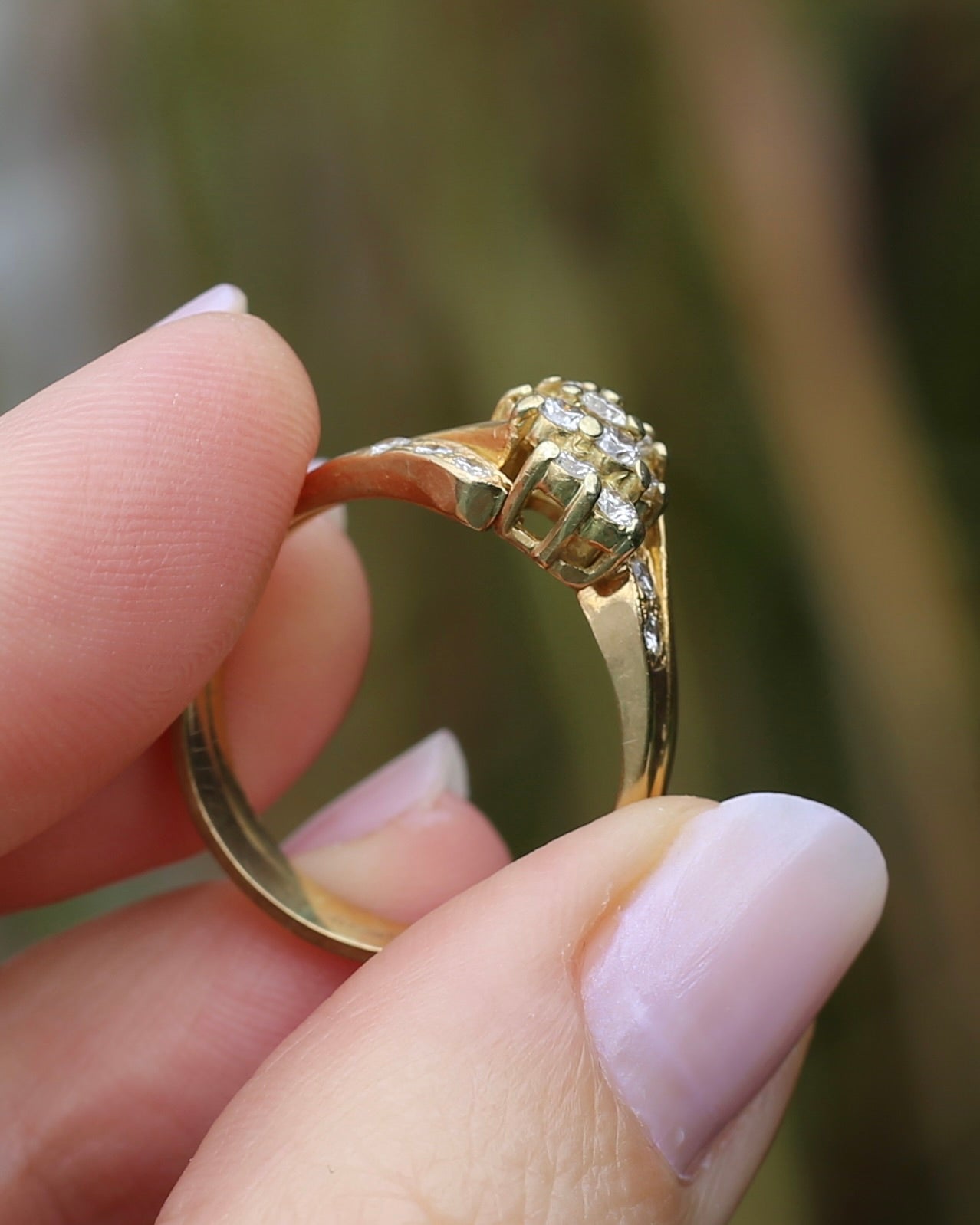 Circa 1970s Transitonal Brilliant Cut Diamond Ring, 18ct Yellow Gold Cluster Ring, size S or 9, 6.4g, with valuation