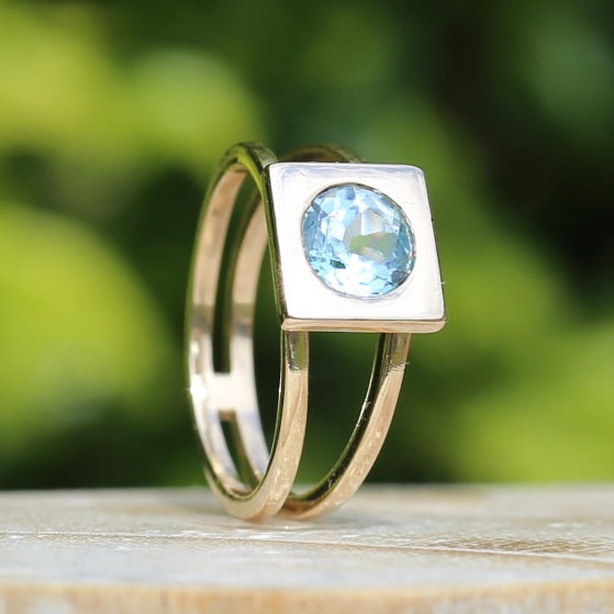 Bezel Set Square Face Blue Zircon Ring on Split Band, 9ct Yellow Gold, fits like size R or 8.5