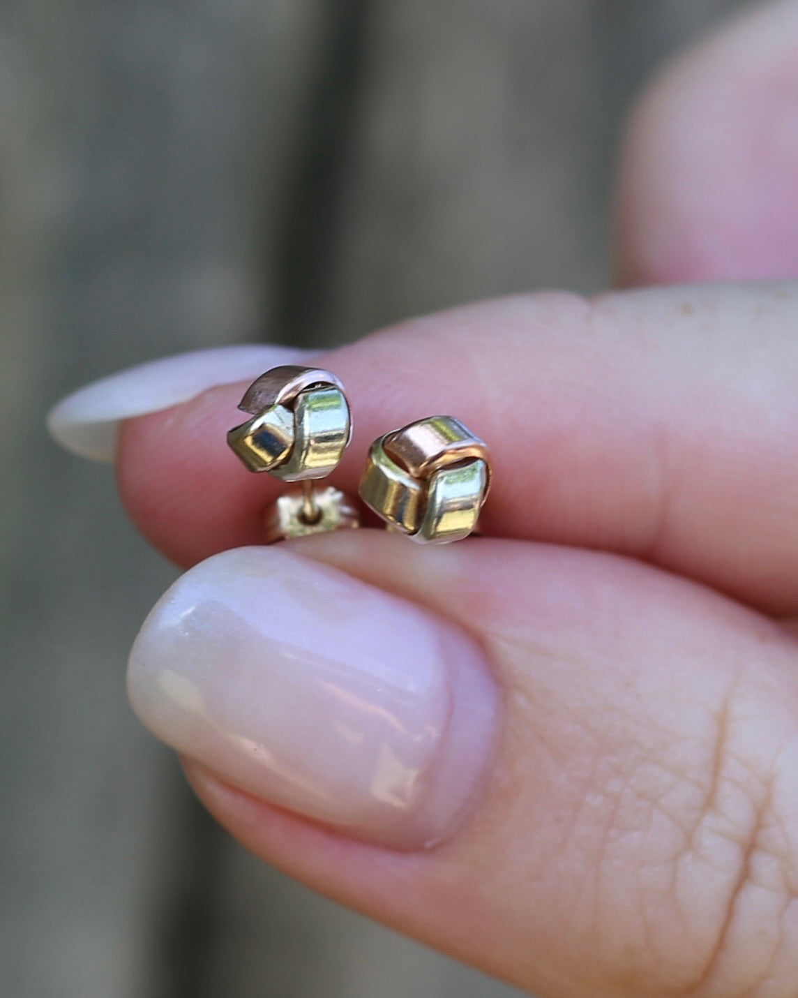 5.5mm 9ct Tri Colour Gold Knot Studs, 0.41g