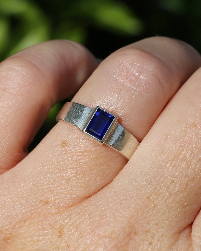 Blue Sapphire (Synthetic) Baguette in Bezel Set Silver Ring, size Q1/2 or 8.25 (fits more like a P1/2), 3.5g