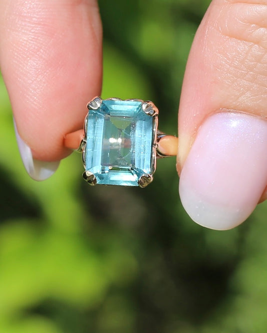 Natural 4.3ct Emerald Cut Aquamarine in Vintage 1963 London Made Ring, 9ct Yellow Gold, size K1/2 or 5.5, 3.04g