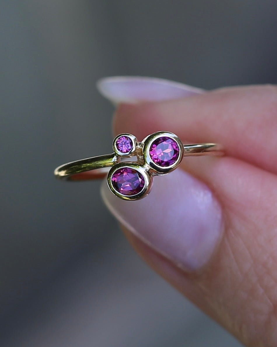 Rhodolite Garnet Three Stone Modern Bezel Set Bubble Trilogy, 9ct Yellow Gold, size O or 7.25, 1.75g