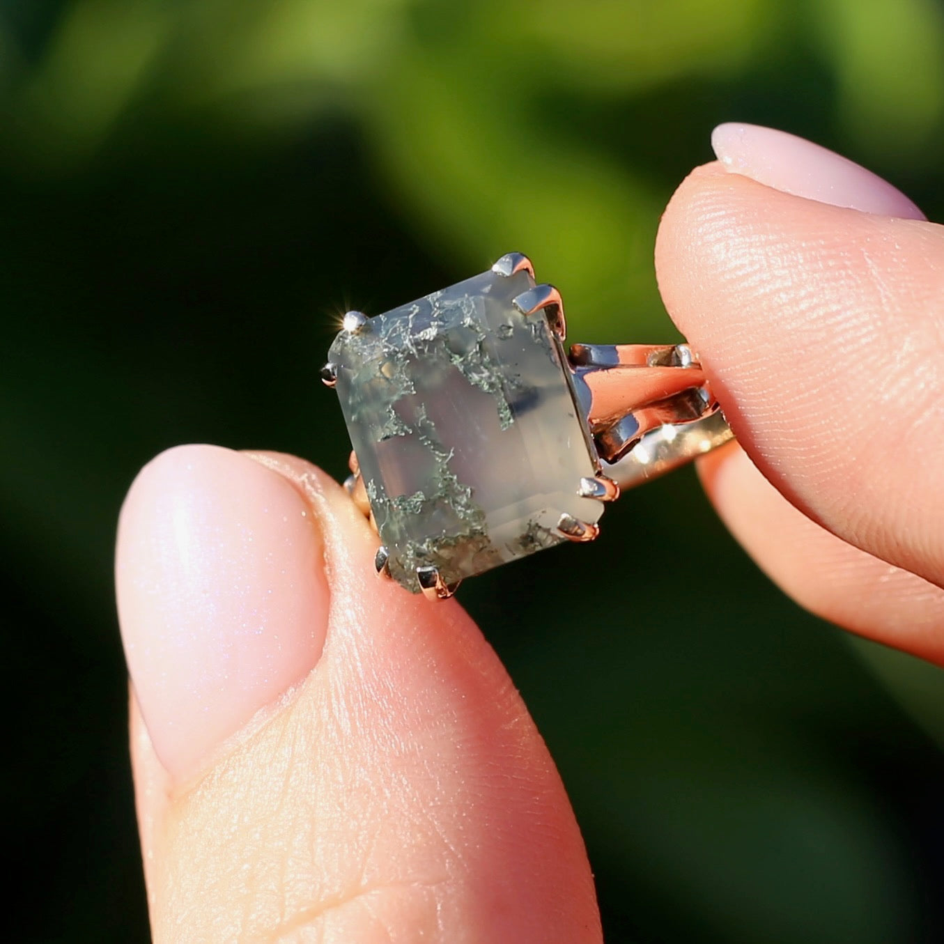 4.95ct Emerald Cut Moss Agate Ring with Fabulous Double Claws, 9ct Older Rosey Gold, size N1/2 or 6.75