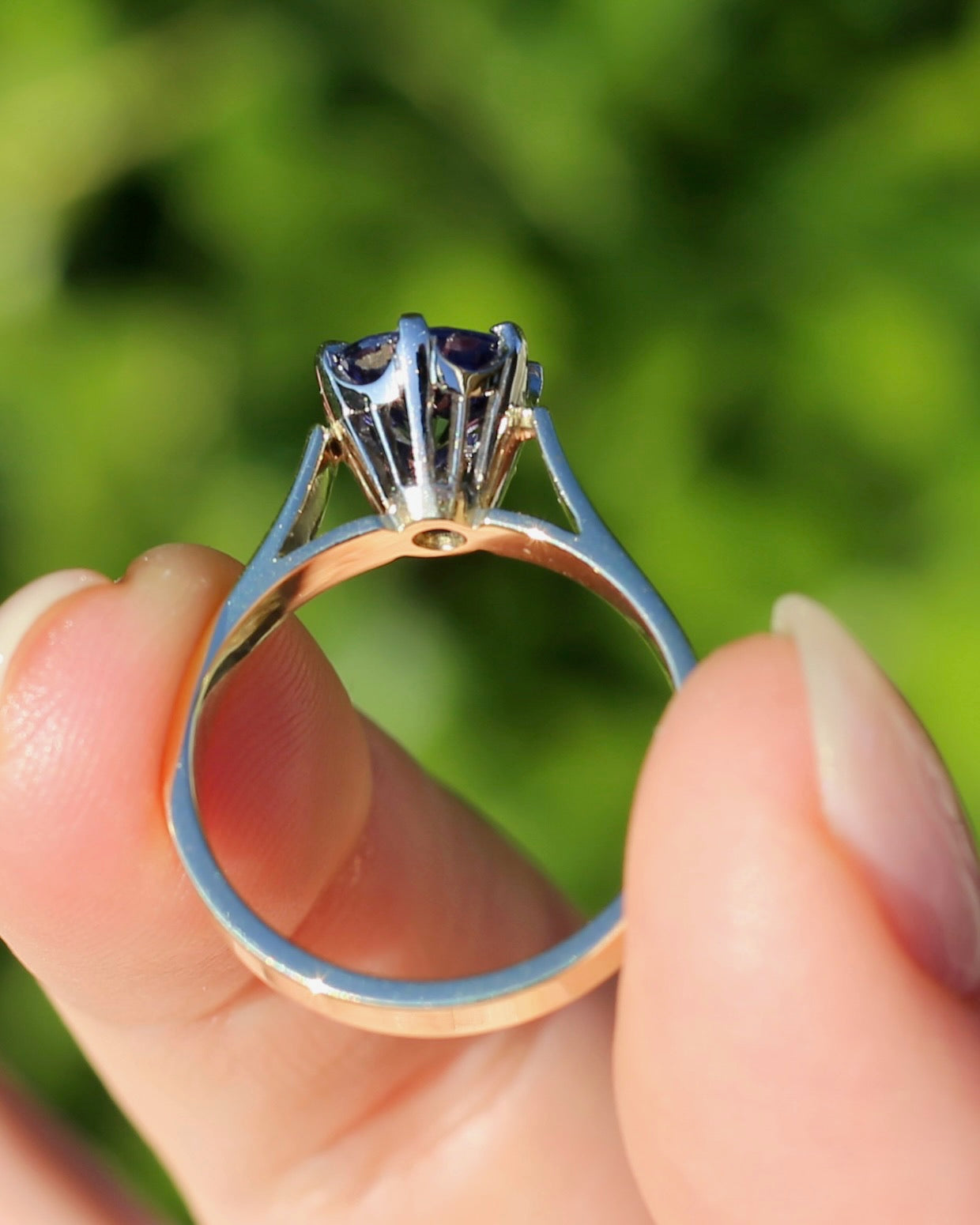 1.65ct Tanzanite in Vintage Mixed Metal 9ct White & Yellow Gold Ring, size Q1/2 or 8.25