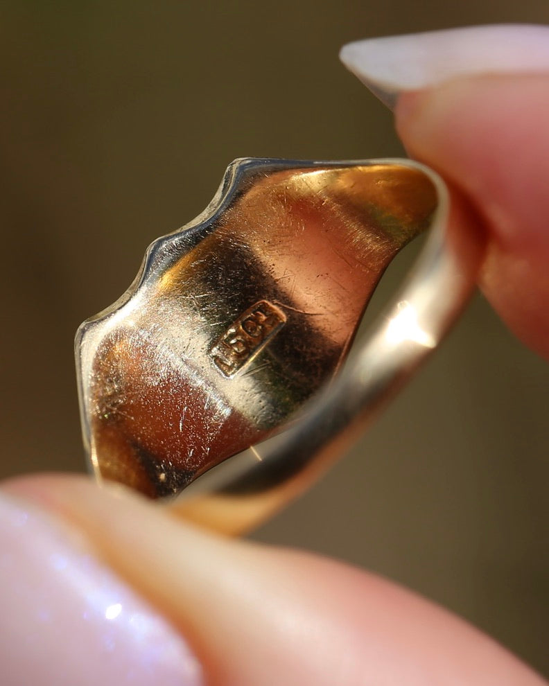 Vintique 15ct Shield Signet Ring, size L1/2 or just over 6, might feel half a size smaller due to width, 3.47g