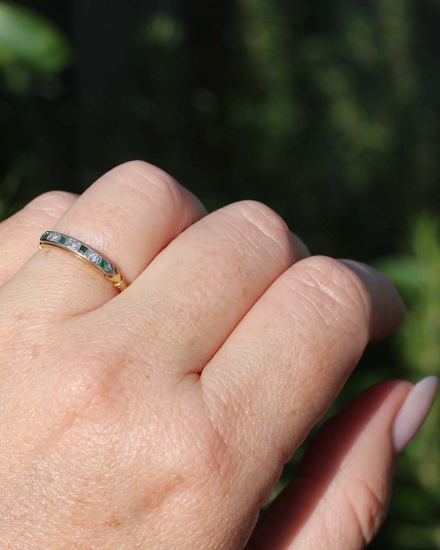 Circa 1930s Natural Emerald & Single Cut Diamond 18ct & Platinum 7 Stone Stacker, size O or 7.25, 2.05g