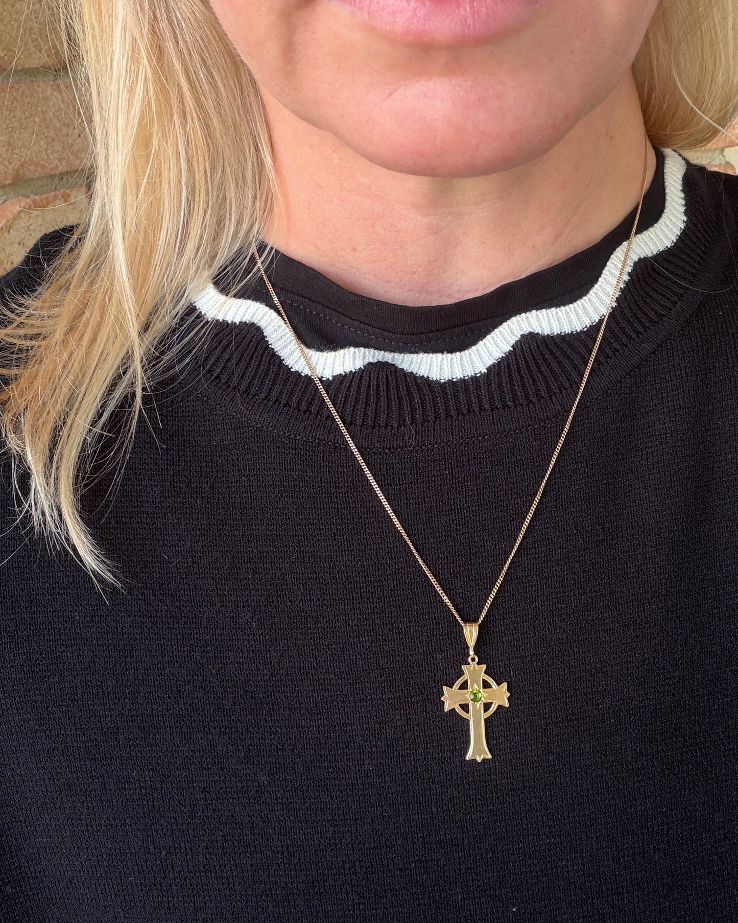 Vintage Australian Celtic Cross Pendant with Green Glass, 9ct Yellow Gold, 2.1g