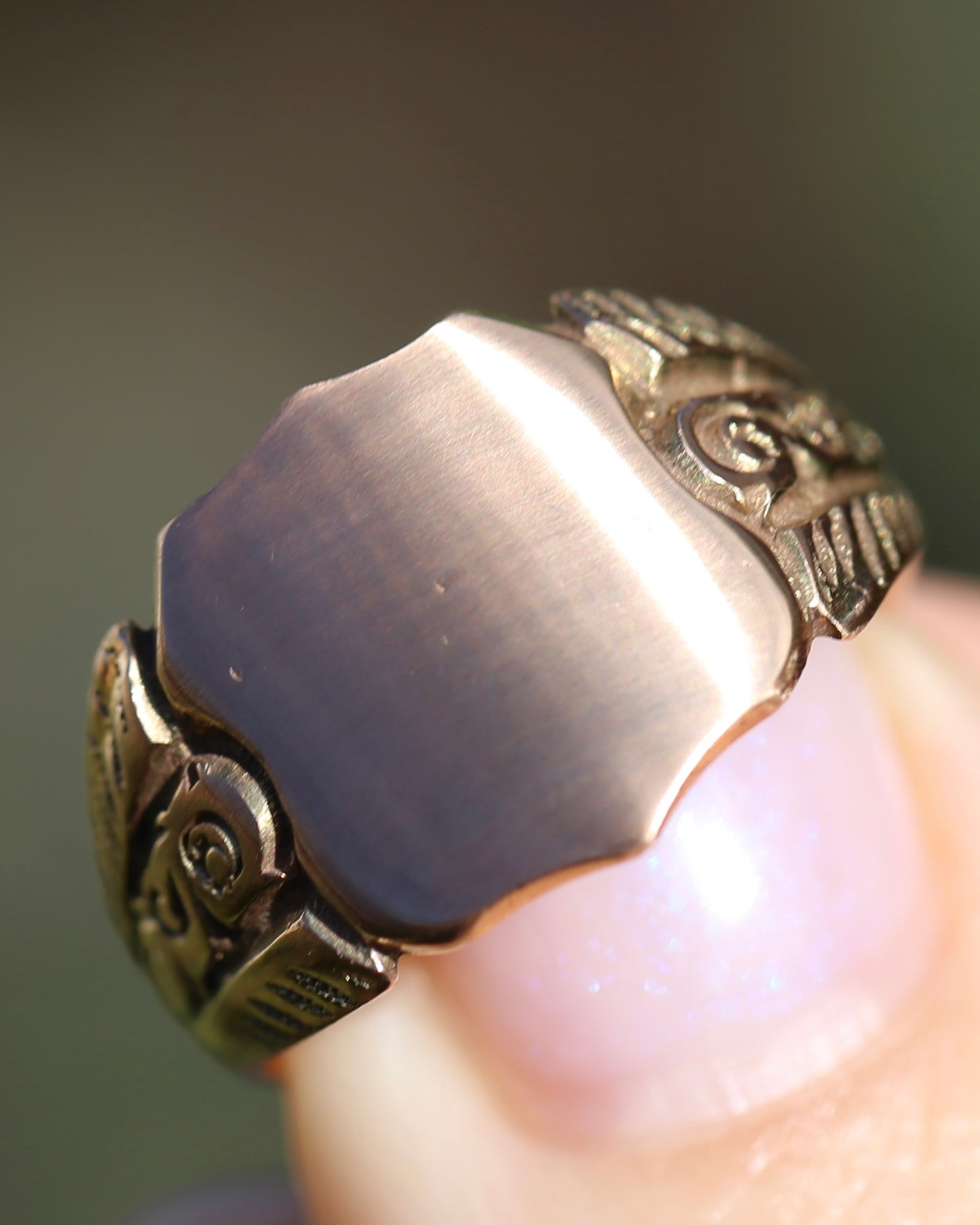 Antique 1918 Signet Ring with Carved Shoudlers, 9ct Old Rose Gold, size Q or 8 - fits more like O1/2 - P or 7.5 based on width, 4.29g