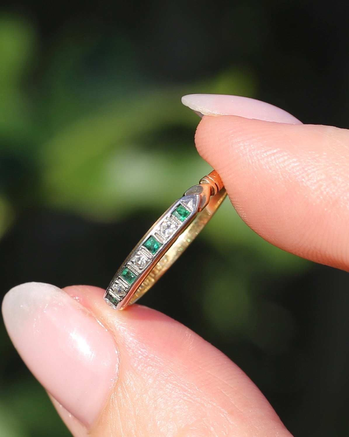 Circa 1930s Natural Emerald & Single Cut Diamond 18ct & Platinum 7 Stone Stacker, size O or 7.25, 2.05g