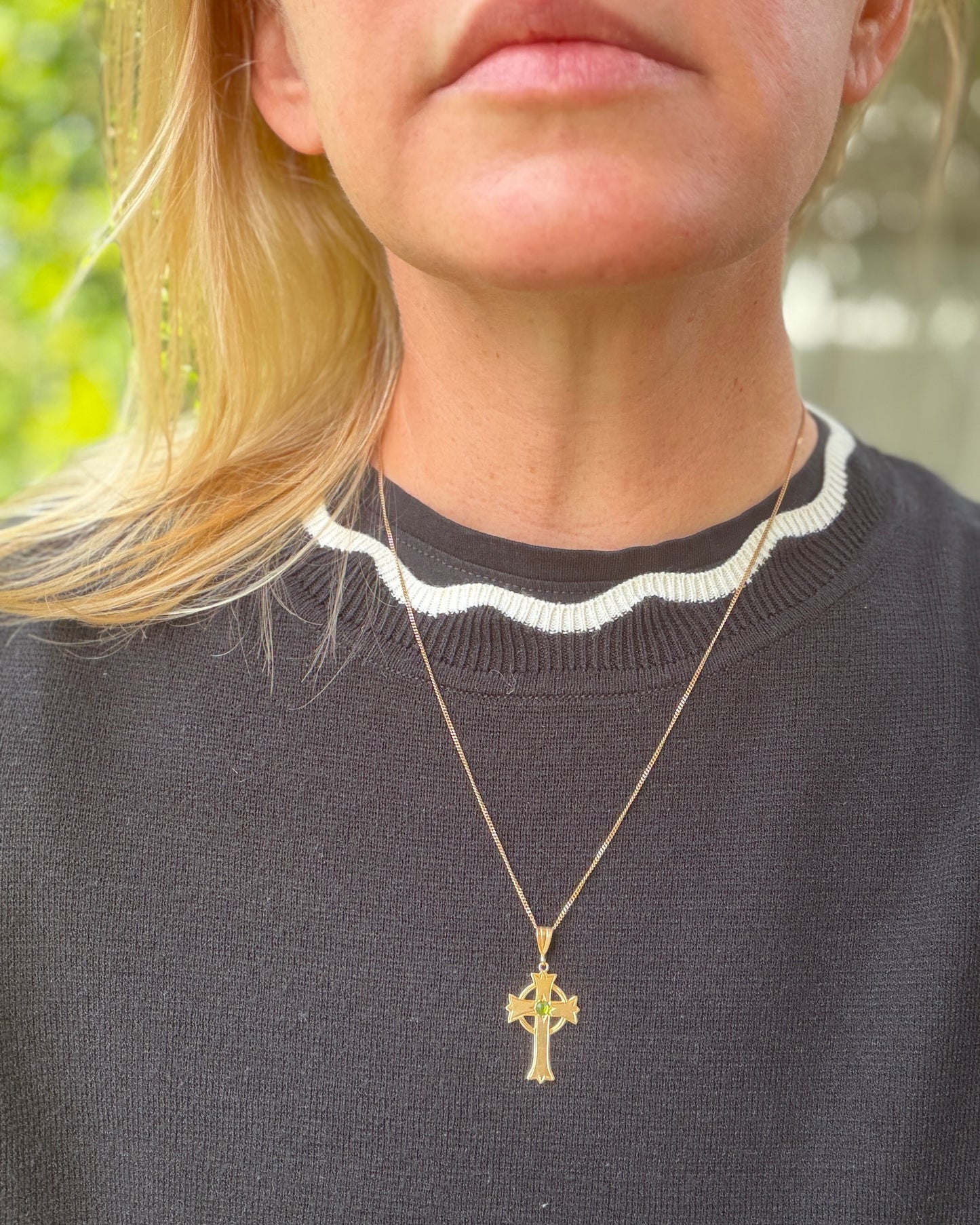 Vintage Australian Celtic Cross Pendant with Green Glass, 9ct Yellow Gold, 2.1g