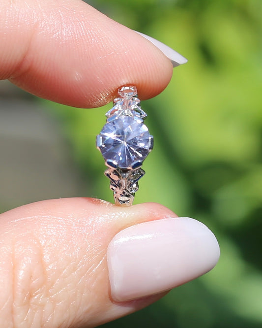1.7ct Pale Lavender Natural Spinel In Vintage Mixed Metal and  Illusion Set Shoulders, 9ct White and Yellow Gold, size 6 or L1/2, 3.0g