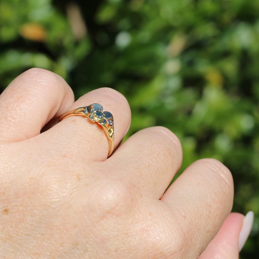 Unique Parti Sapphire and Diamond Flower Ring, 18ct Yellow Gold, size N or just over 6.5