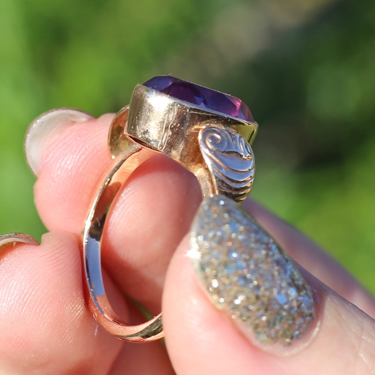 7ct Colour Change Sapphire Russian Cocktail Ring 1960s-1970s, 14ct Rose Gold, size Q or 8.25