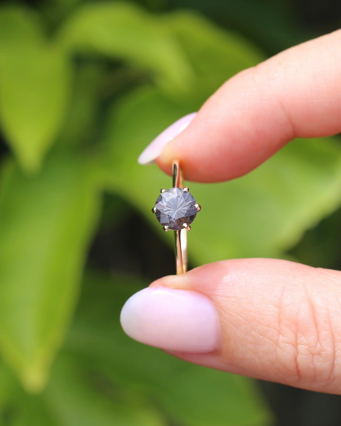 1.35 Lavender Grey Spinel Solitaire, 6 Claw setting, 9ct Yellow Gold, size 9.75 or just over T, 1.72g