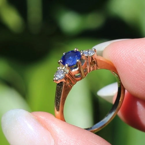 Bright Blue Natural Sapphire and Diamond Trilogy Ring, 18ct Yellow Gold, size K or 5.5