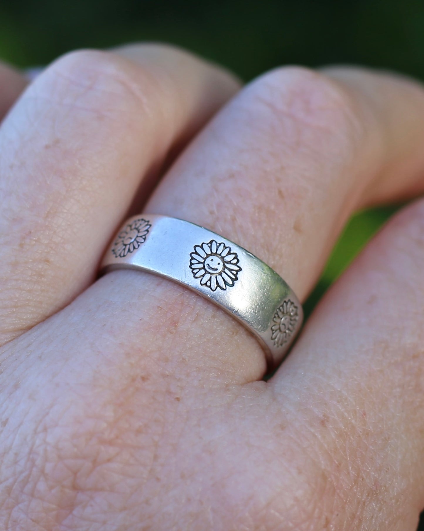 Australian Designer Mood Ring, Sterling Silver, Size U1/2 or 10.25 (fits more like T1/2 or 9.75), 7.35g