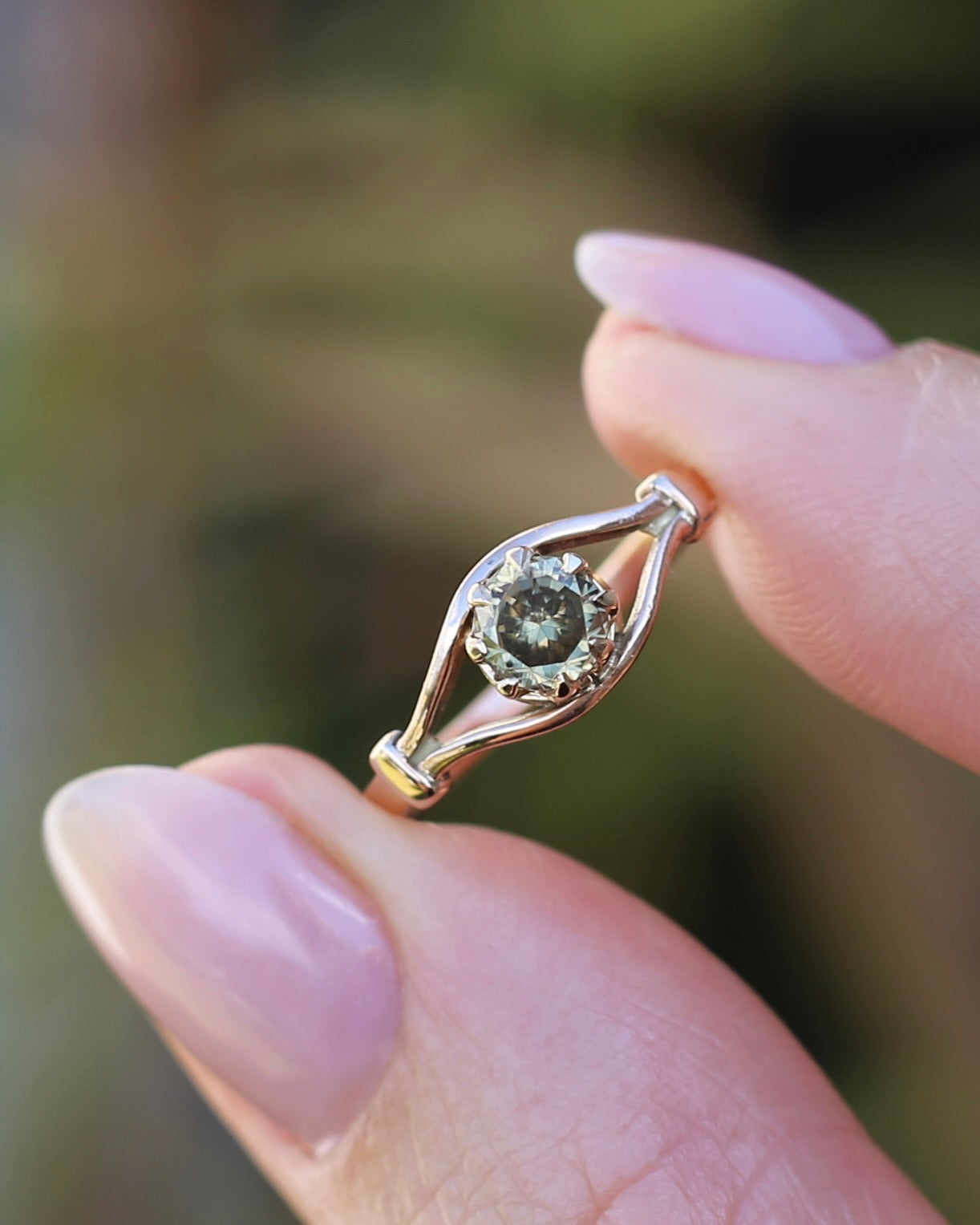 East African Green Zircon, Vintage 8 Claw Setting, Old Rosey Gold, size M1/2 or 6.5