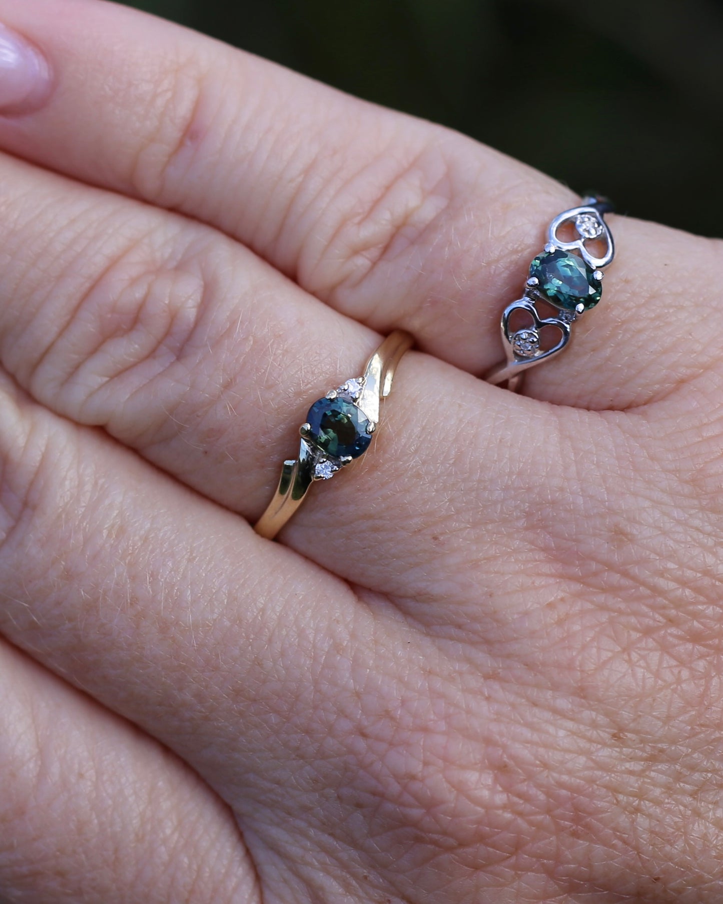 0.5ct Parti Sapphire with Diamond Side Stones, 9ct Yellow Gold, size O or 7.25, 1.48g