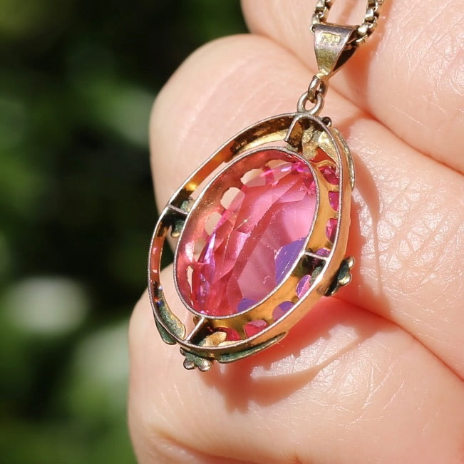 Circa 1930s-1950s Pink Paste Pendant in Decorative 9ct Gold Floral Surround, 4.23g