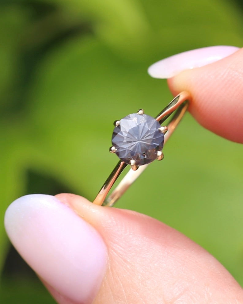 1.35 Lavender Grey Spinel Solitaire, 6 Claw setting, 9ct Yellow Gold, size 9.75 or just over T, 1.72g
