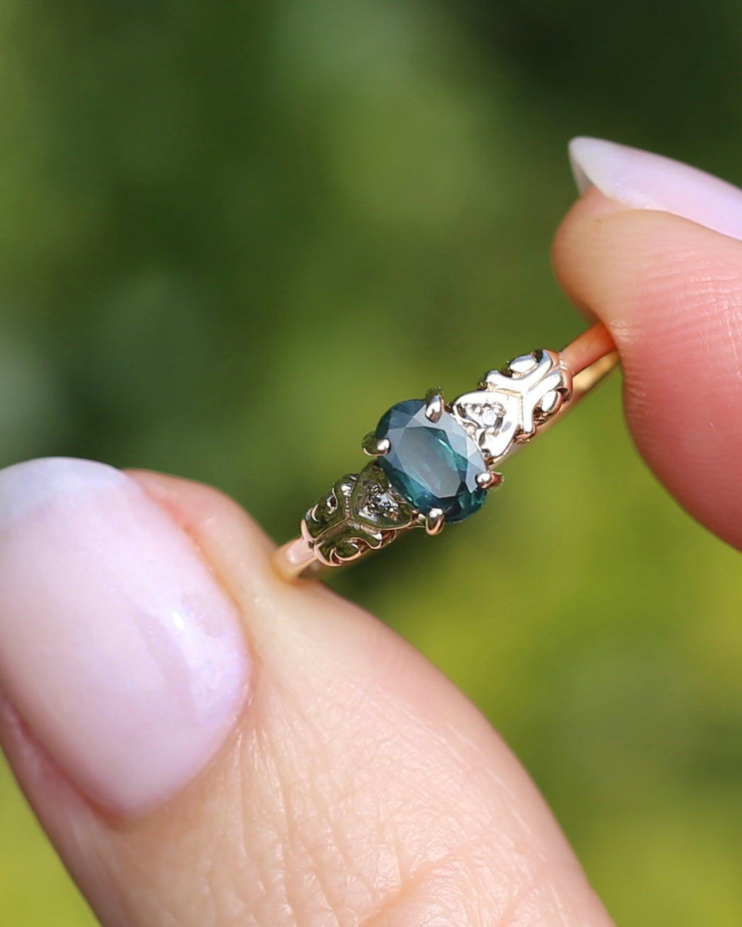 0.5ct Natural Green Parti Sapphire with Diamond Set Heart & Leaf Shoulders, 9ct Yellow Gold, size O1/2 or 7.5, 1.44g