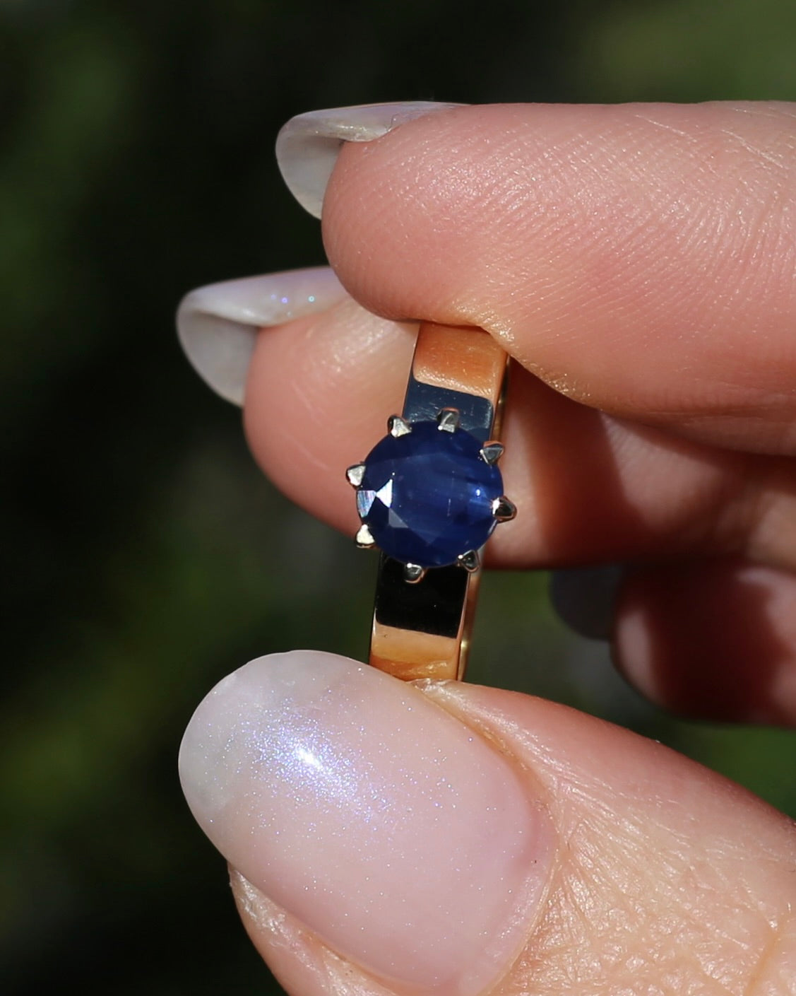 ON HOLD Multi Claw Set Vintage Blue Sapphire Ring with Silk Inclusions, 9ct Yellow Gold, size L1/2 or 6, 2.49g