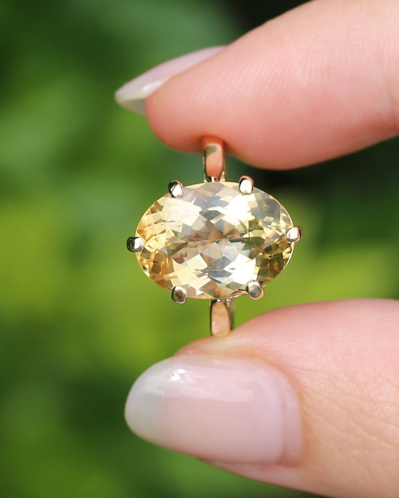 7.1ct Heliodor (Golden Beryl) in Vintage 1978 London Made Ring, 9ct Yellow Gold, size P or 7.75, 4.41g with valuation