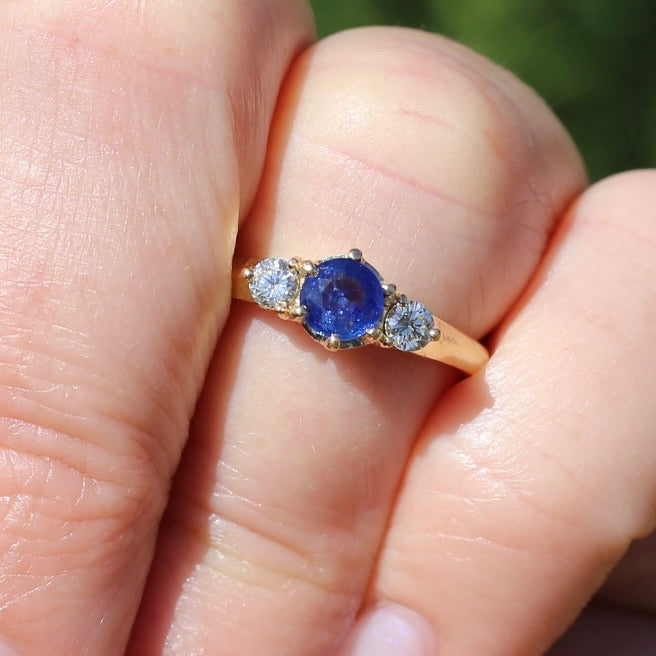 Bright Blue Natural Sapphire and Diamond Trilogy Ring, 18ct Yellow Gold, size K or 5.5